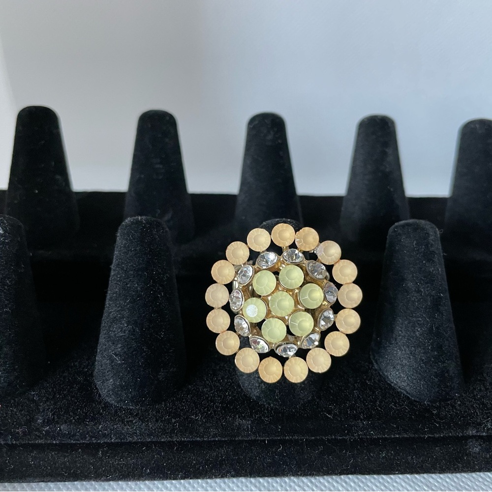 Peach color bead and rhinestone stretchy ring